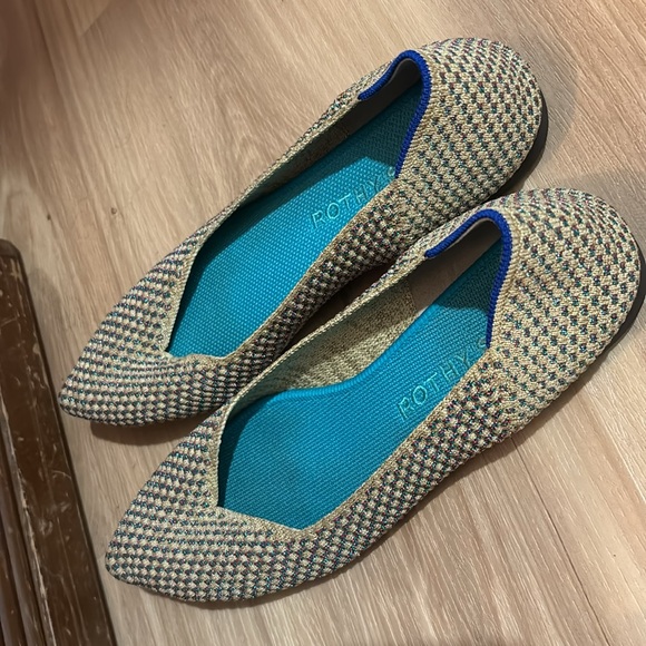 Limited Featured Multi Metallic Rothy’s Points - Picture 4 of 4